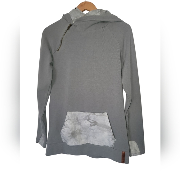 AMPERSAND AVE Tops - AMPERSTAND AVENUE Ladies double Hoodie SIZE L